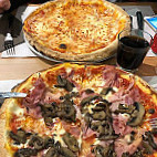 Pizzeria Rusticana food