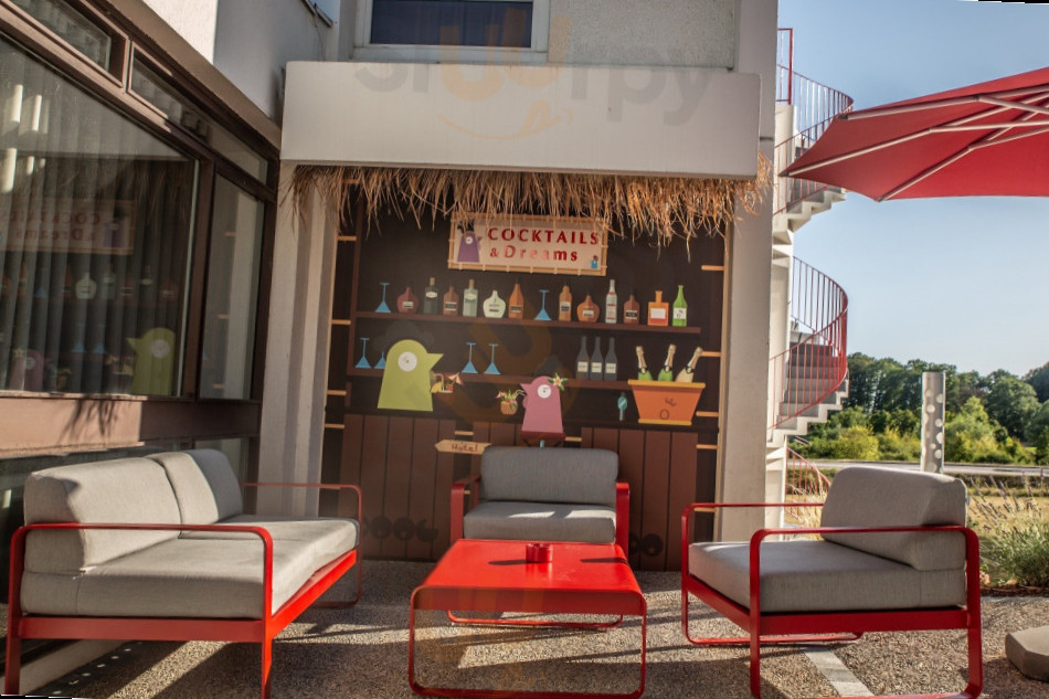 restaurant image