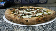 Divina Margherita Pizza food