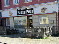 Balkan Pizza outside