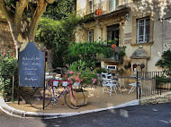 La Maison D'eugène outside