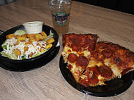 Barro's Pizza food