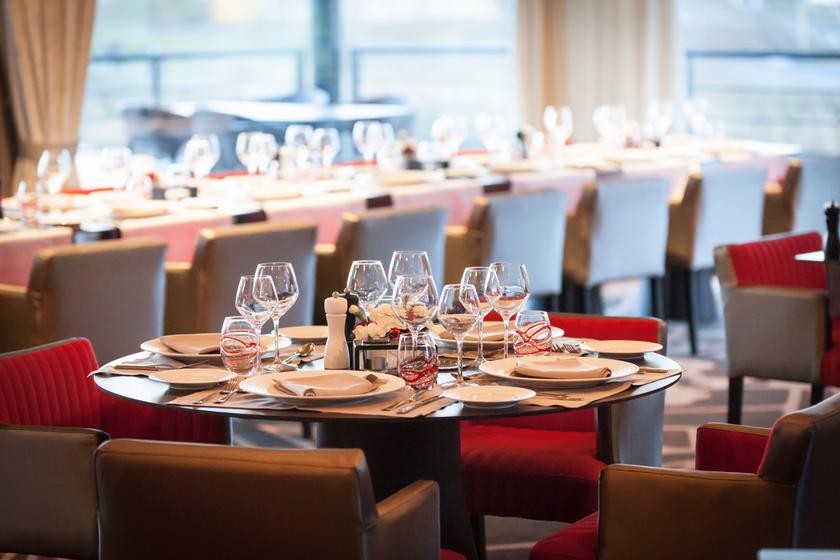 restaurant image