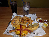 Fuddruckers food