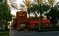 Carl's Jr outside