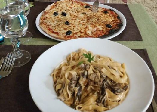 restaurant image