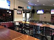 BB's Pub N Grill inside