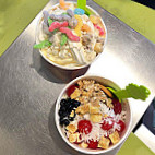 Menchie's Frozen Yogurt food