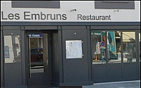 Les Embruns outside