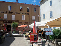 Hostelrie Le Relais outside