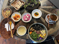 Yaein Tea House 예인찻집 food