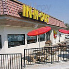 In-n-out Burger outside