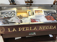 La Perla Negra inside