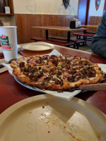 Round Table Pizza food