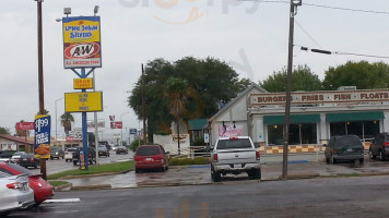 A&w outside