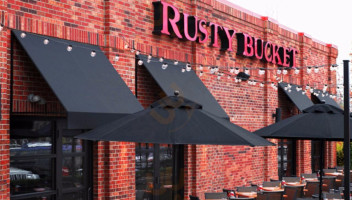 Rusty Bucket And Tavern inside