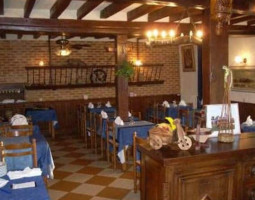 Auberge d'Adon inside