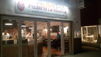 Pizzeria La Rustica food