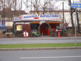 Pizzeria Napoletana outside