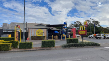 Mcdonald's Yamanto outside