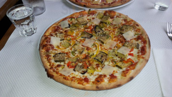 La Pizza Doree food