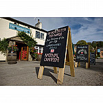 The Carpenters Arms outside