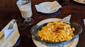 Logan's Irish Pub food