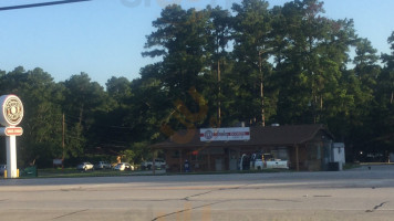 Shipley Do-nuts outside