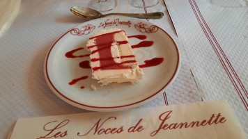 Les Noces de Jeannette food