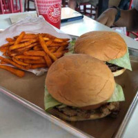 Hat Creek Burger food