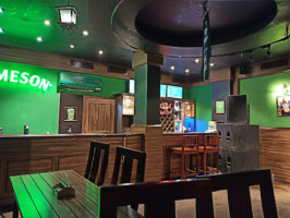 Polo Irish Pub inside