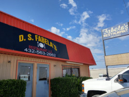 D.s Fabela's outside