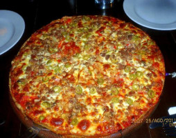 Villa Pizza food