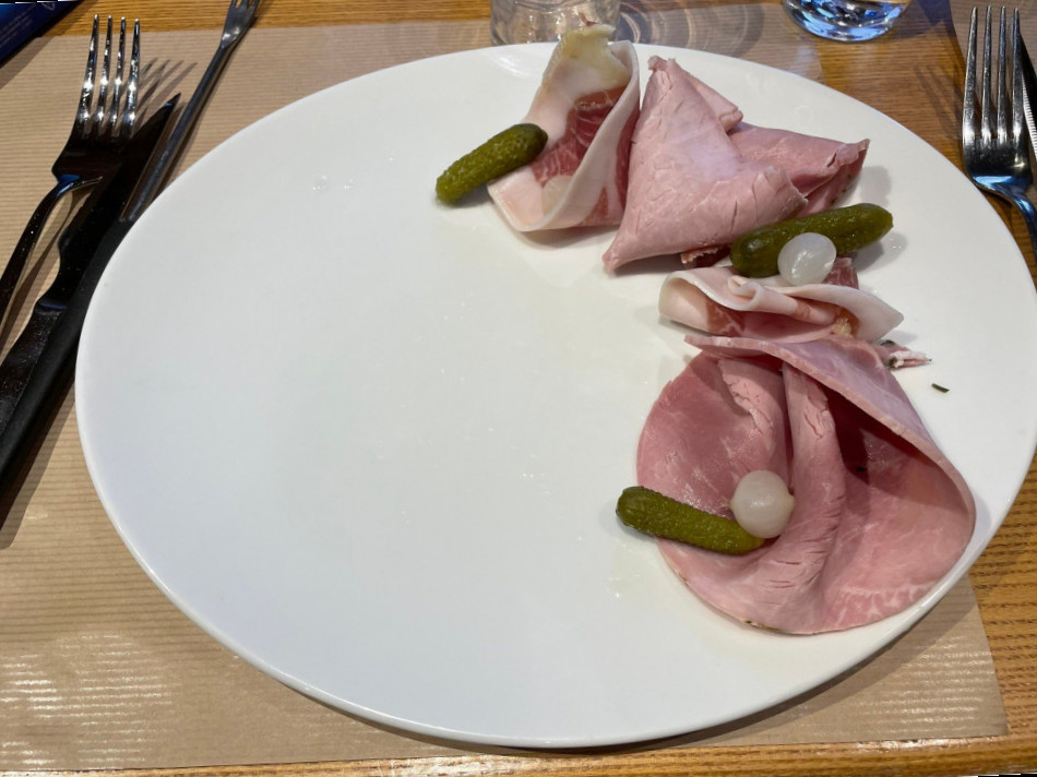 restaurant image
