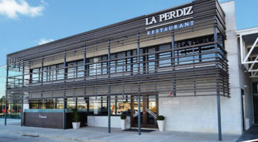 La Perdiz outside