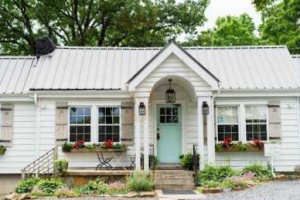 The Humble Crumb Bakery outside