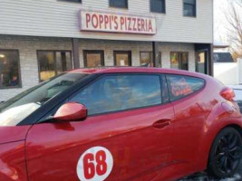 Poppi's Pizzeria outside