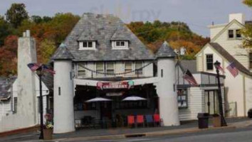 Alpine Creamery outside