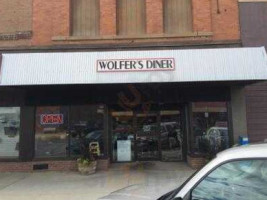 Wolfer's Diner outside