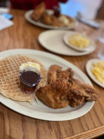 Roscoe 's Chicken 'n Waffles food