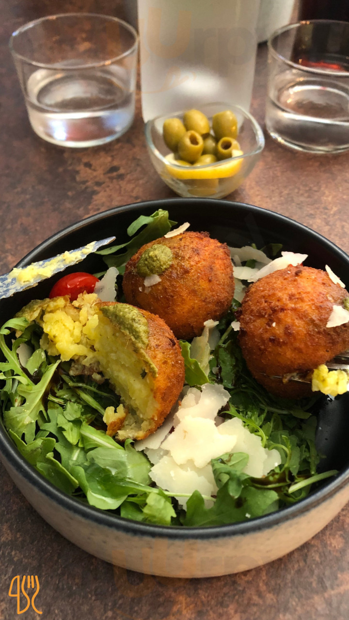 restaurant image