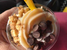 Gears Frozen Yogurt Smoothies food