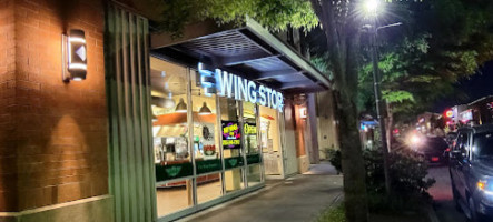 Wingstop outside