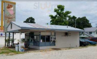 Garner's Drive Inn outside