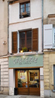 Crêperie De Crécy outside