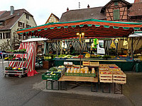 Gruber's Wochenmärkte outside