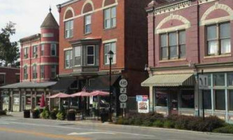 The Olde Fort Thomas Pub outside