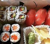 Sushi Frais food