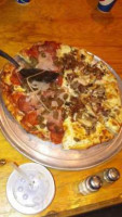 Garbonzo's Pizza food