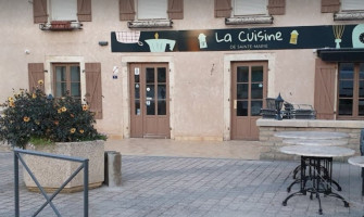 La Cuisine inside